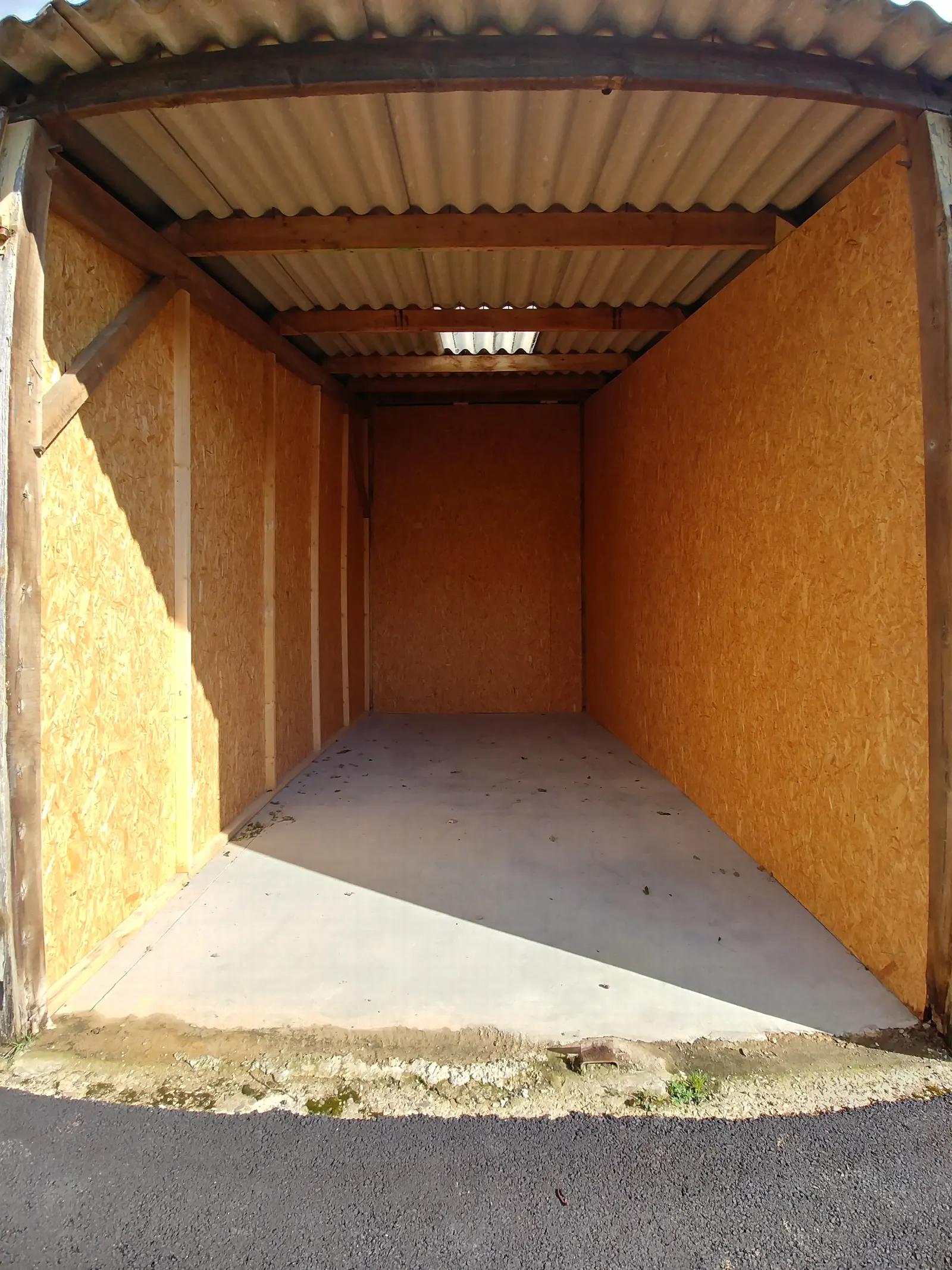 Garage bétonné